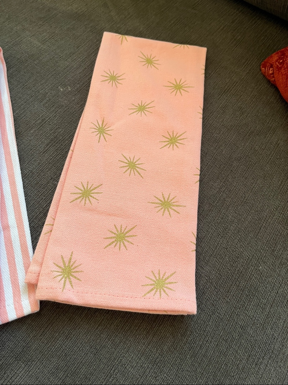 Peach Starburst and Stripe Kitchen Towels 24 x 14 1/2 - Picture 3 of 3